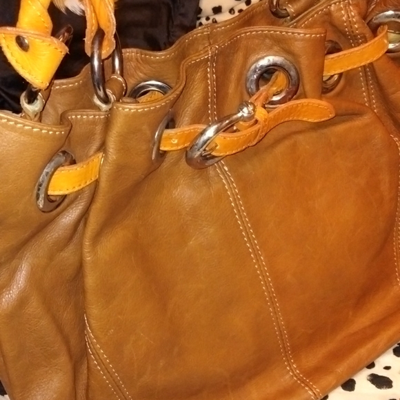 Iam selling a tote bag - Picture 3 of 8